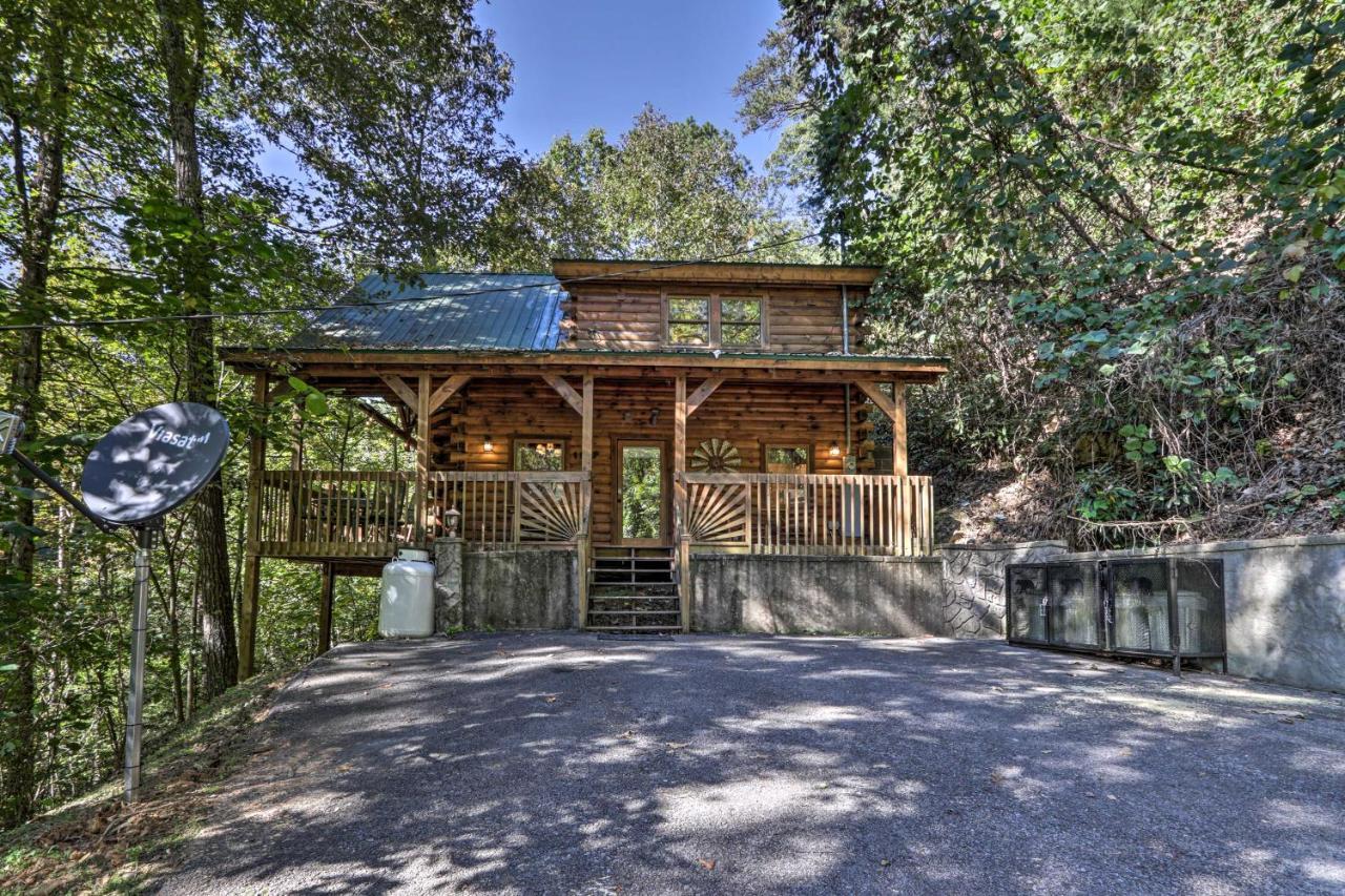 Cabin With Hot Tub And Deck, 3 Mi To Pigeon Forge Sevierville Eksteriør billede