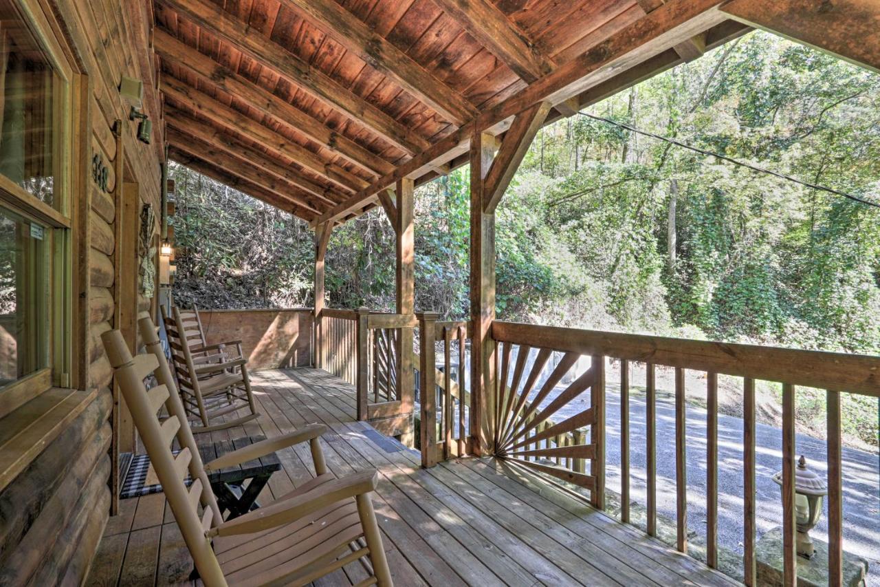 Cabin With Hot Tub And Deck, 3 Mi To Pigeon Forge Sevierville Eksteriør billede