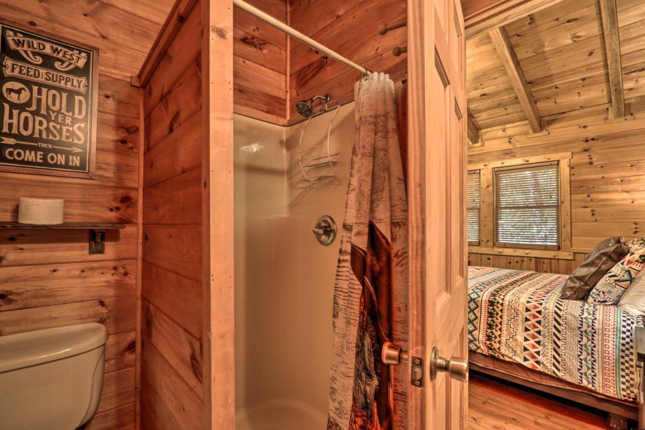 Cabin With Hot Tub And Deck, 3 Mi To Pigeon Forge Sevierville Eksteriør billede