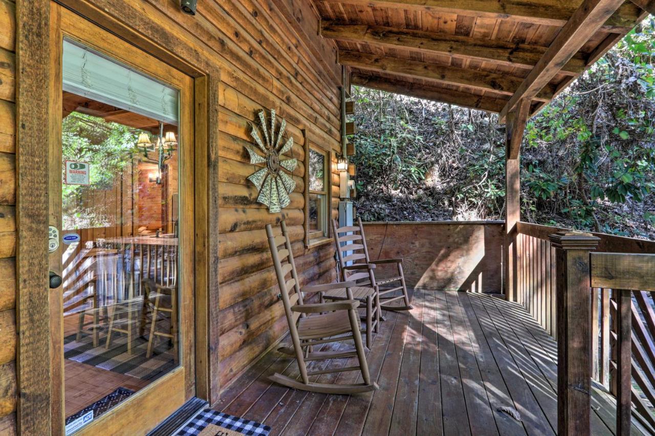 Cabin With Hot Tub And Deck, 3 Mi To Pigeon Forge Sevierville Eksteriør billede