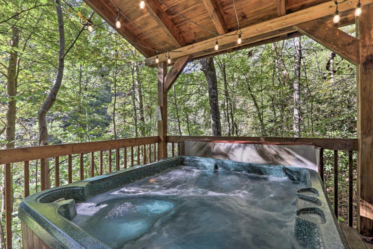 Cabin With Hot Tub And Deck, 3 Mi To Pigeon Forge Sevierville Eksteriør billede
