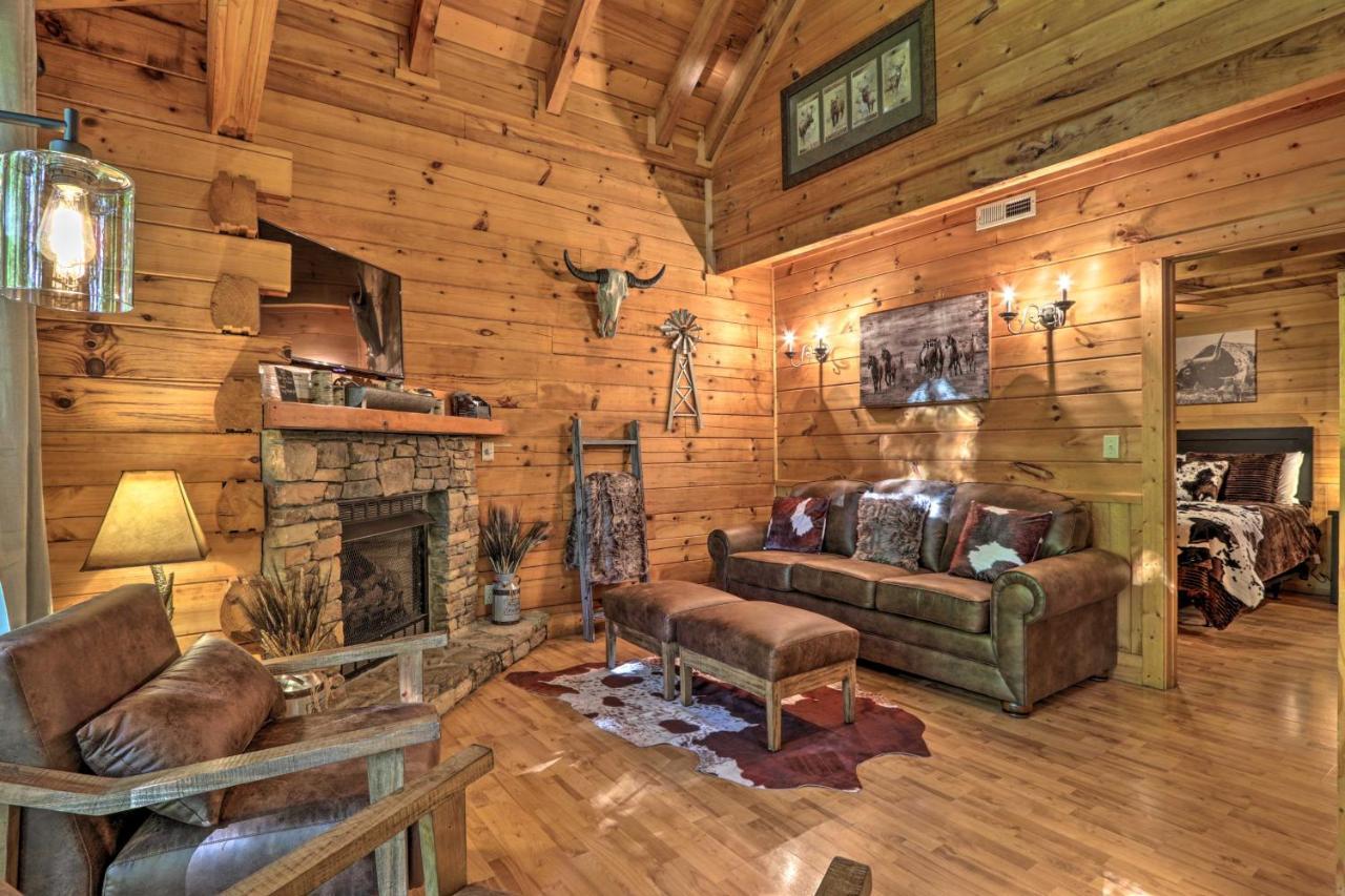 Cabin With Hot Tub And Deck, 3 Mi To Pigeon Forge Sevierville Eksteriør billede