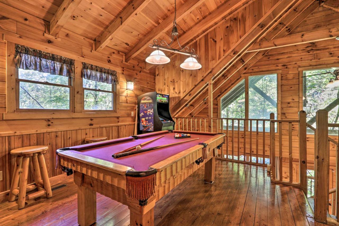 Cabin With Hot Tub And Deck, 3 Mi To Pigeon Forge Sevierville Eksteriør billede